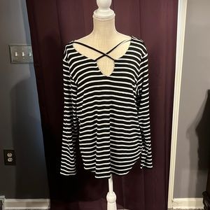 Maurice’s long sleeve top, size xxl